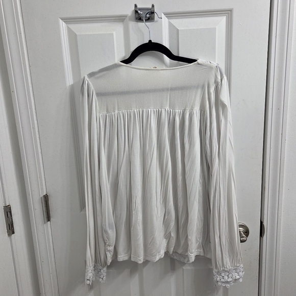 POL White Floral Lace Blouse - Picture 7 of 7